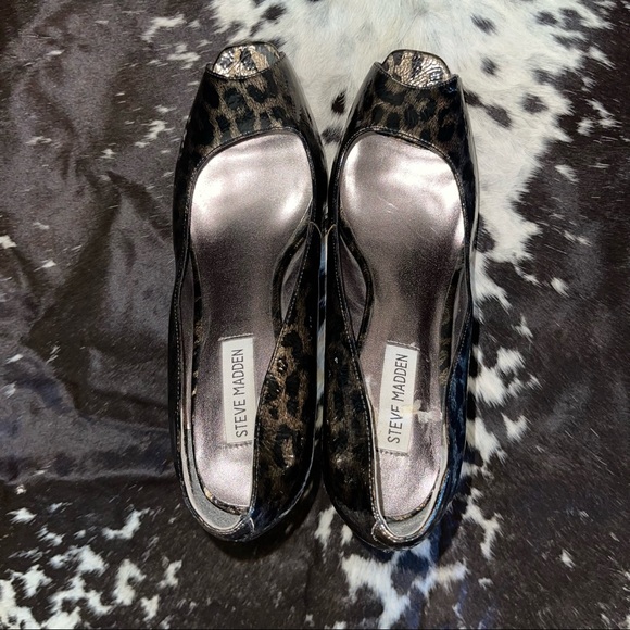Steve Madden 👠 Metallic Patent Leather Peep-Toe Heels - Picture 2 of 9